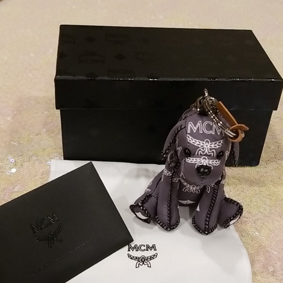 MCM Puppy Dog Keychain - Picture 8 of 11